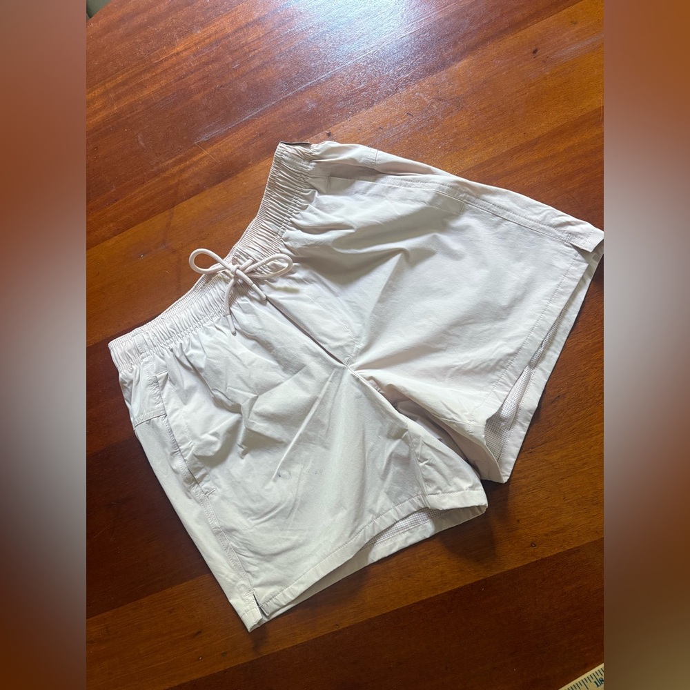 NWT VRST “5” Everyday Short” in light pink